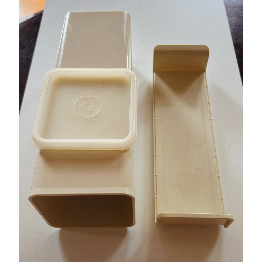 MCM Tupperware Vintage Cracker Storer Plastic 9.5in Almond Good Retro